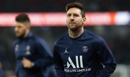 Messi e outros três jogadores do PSG testam positivo para Covid-19