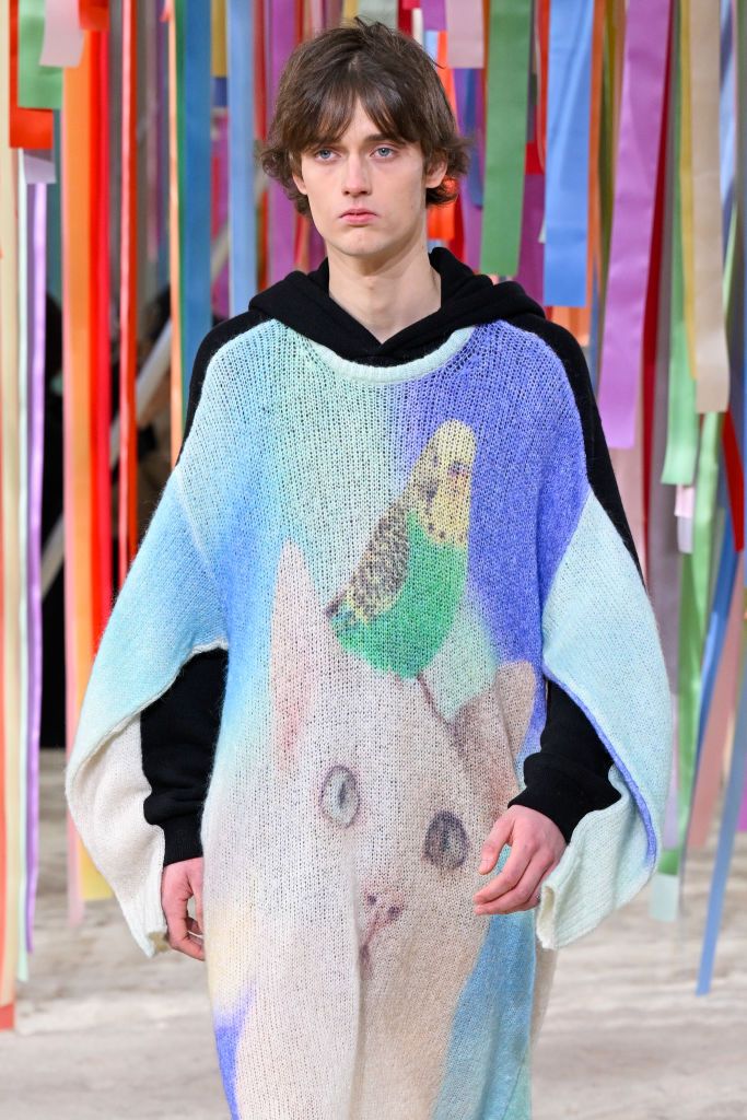 Imagens lúdicas e pele nua foram componentes-chave do desfile da Loewe / Getty Images