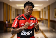 Flamengo anuncia contratação do atacante Marinho