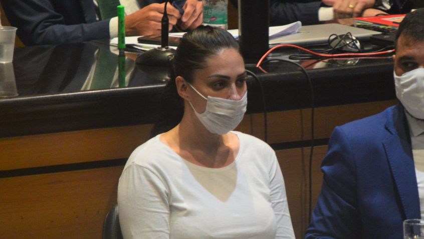 Monique Medeiros durante audiência do caso de Henry Borel, seu filho, morto aos 4 anos em 2021 • Foto: PAULO CARNEIRO/PHOTOPRESS/ESTADÃO CONTEÚDO