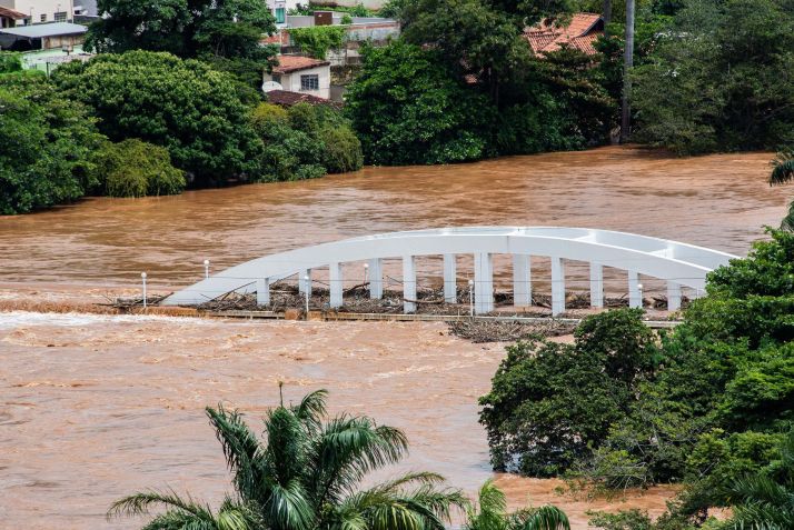 Vista da cidade de Nova Era (MG), atingida pelas fortes chuvas dos últimos dias / Elvira Nascimento/Estadão Conteúdo
