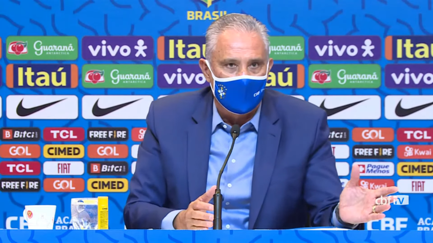 O técnico Tite em coletiva de imprensa, nesta quinta-feira (13). / CBF TV / Reprodução