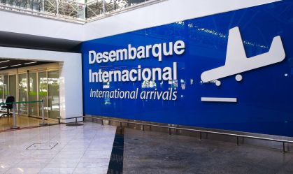 Chegada de voos internacionais cresce mais de 7% em um mês, aponta Embratur
