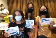 Rio vacina 18 mil crianças no 1º dia e pais tomam dose de reforço