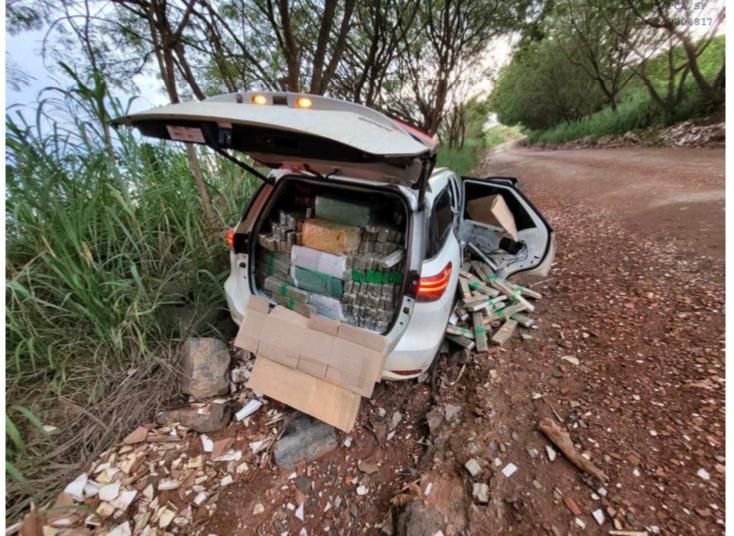 Veículo de passeio com maconha