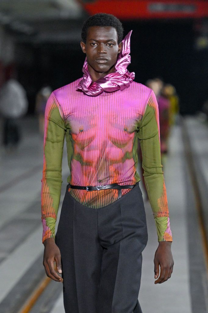 O desfile da Y/Project apresentou uma variedade de estampas corporais da cabeça aos pés / Getty Images