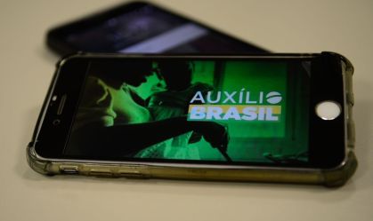 Calendário de pagamentos do Auxílio Brasil para 2023 é divulgado; confira