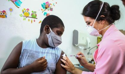 Vacinação de crianças contra a Covid-19
