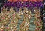 Liga das Escolas de Samba do Rio nega redução de público no desfile