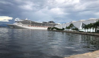 Passageiro cai no mar e show de Alexandre Pires é cancelado em navio que recebeu evento de Neymar