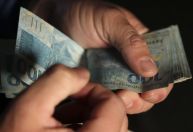 Salário médio de admissão em 2024 foi de R$ 2.177, mostra Caged