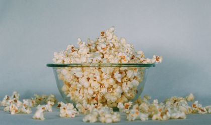 A pipoca pode ser um lanche mais saudável do que você imaginava