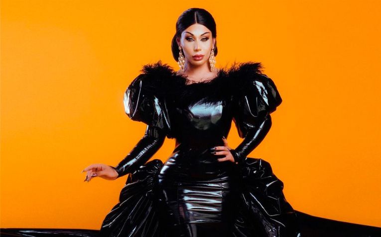 Grag Queen bateu outras 13 cantoras drag queens do mundo inteiro na competição de RuPaul/ Divulgação