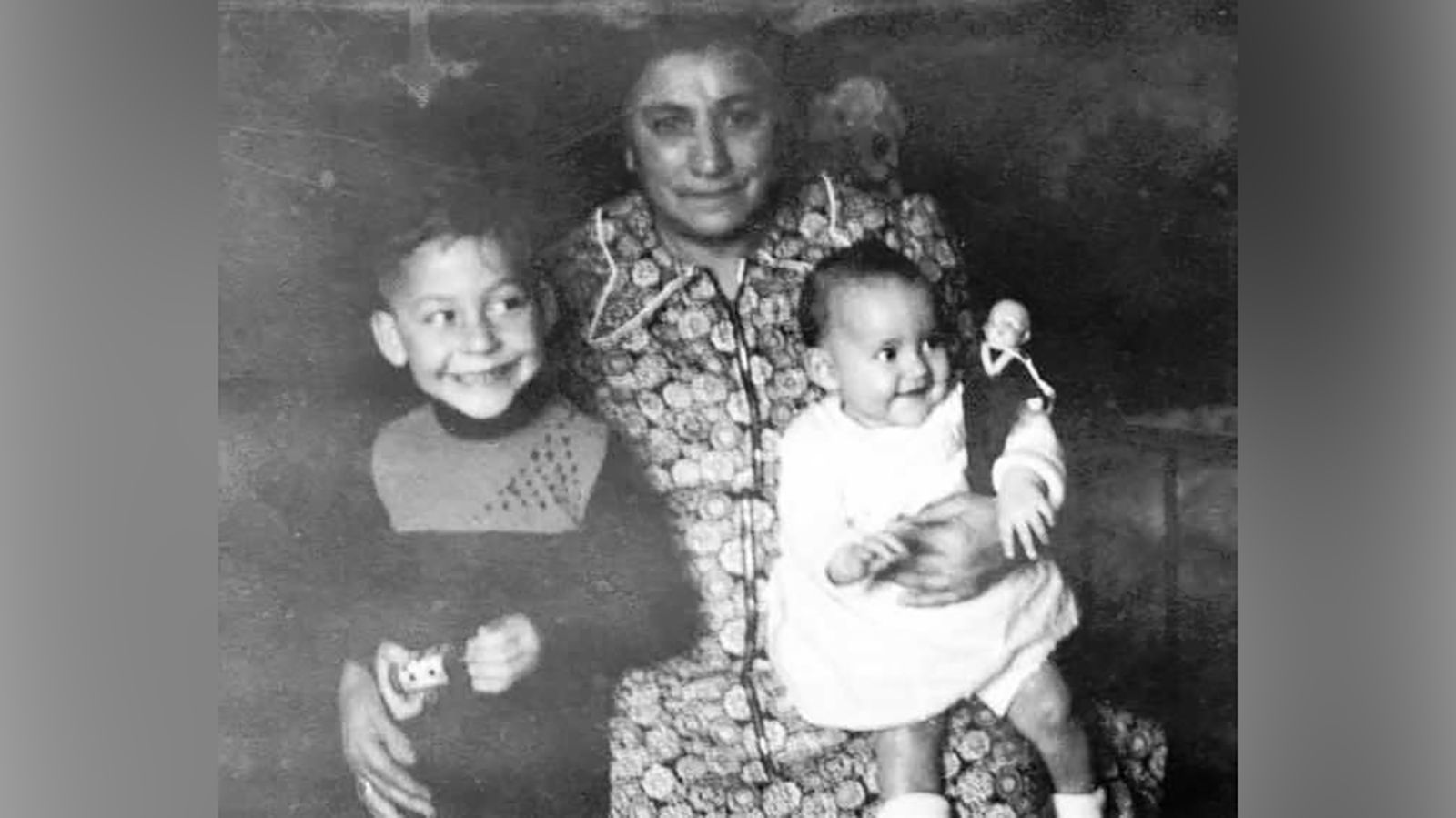 Deddie e Lies passaram muito tempo juntos com sua avó Sara, que também morreu em Sobibor / Elisabeth Caransa