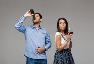 Pandemia intensificou o consumo de álcool, em especial entre as mulheres