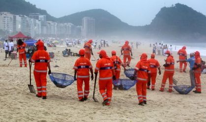 Com público menor, Réveillon em Copacabana tem 50% menos lixo