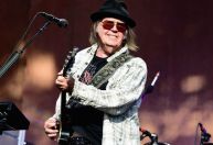 Spotify diz que vai remover música de Neil Young, de acordo com comunicado