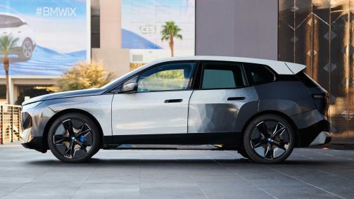 SUV iX Flow