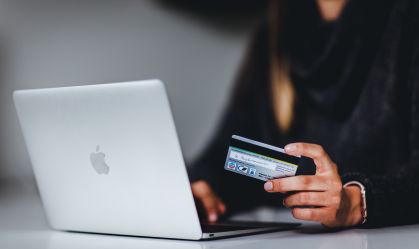 Santander passa a emitir cartões American Express no Brasil