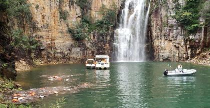 Dez pessoas morreram após desabamento de uma rocha em Capitólio (MG)
