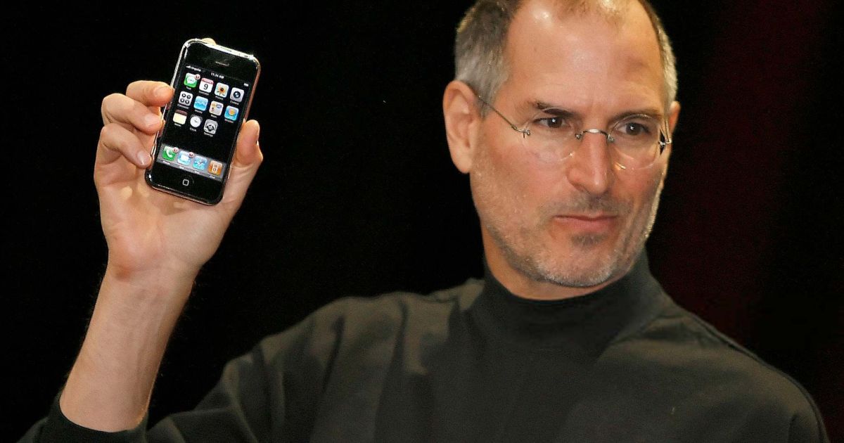 Há 15 anos Steve Jobs apresentava iPhone e promovia revolução ... - 