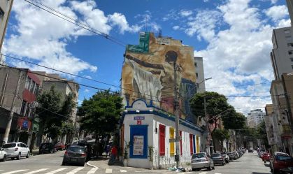 Painel Saracura, de Diogo Mouro, no Teatro do Incêndio, no Bixiga, centro de São Paulo
