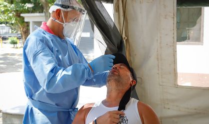 Média móvel de mortes por Covid sobe 72,3% em um mês