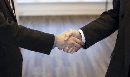 confiança/acordo/aperto de mao