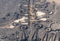 Avenidas de 4.500 anos com tumbas antigas são descobertas na Arábia Saudita