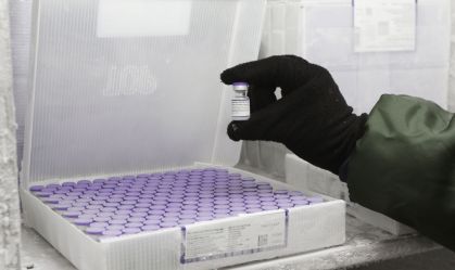 Quarta dose pode ajudar no controle da pandemia, diz especialista