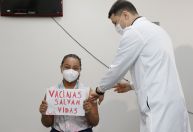 Um ano de vacinação no Brasil contra Covid, mísseis da Coreia do Norte e mais de 17 de janeiro