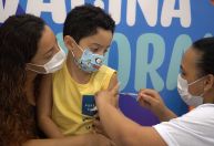 Desafio para acelerar vacinação de crianças é receber mais doses, diz médica
