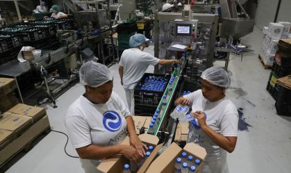 Confiança empresarial cai 0,8 ponto em dezembro, diz FGV