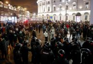 Polícia da Rússia prende 850 pessoas em protestos contra ataques à Ucrânia