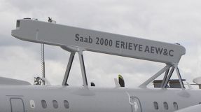 A antena do E-99M é um radar Erieye-ER de última geração, fabricado pela Saab Electronic Defence Systems, divisão do grupo sueco especializado em sistemas eletrônicos de defesa