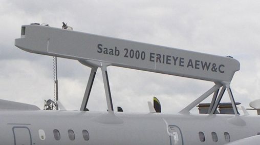 A antena do E-99M é um radar Erieye-ER de última geração, fabricado pela Saab Electronic Defence Systems, divisão do grupo sueco especializado em sistemas eletrônicos de defesa