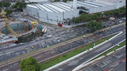 Desabamento em obra da Linha 6 - Laranja do Metrô destruiu parte da pista local da Marginal Tietê