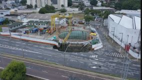 Desabamento em obra da Linha 6 - Laranja do Metrô destruiu parte da pista local da Marginal Tietê