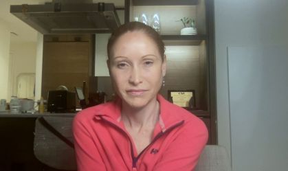 Completar ciclo vacinal é mais importante do que aplicar 4ª dose, diz microbiologista