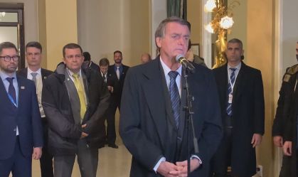 Bolsonaro volta a falar em "coincidência" de recuo de tropas russas e sua visita ao país
