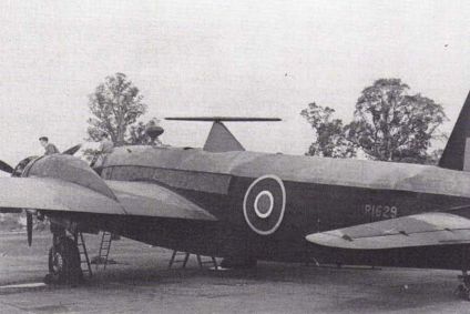 Bombardeiro Wellington da RAF com uma antena de radar