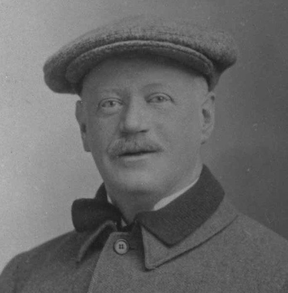 Carl August Kronlund tinha 58 anos quando participou das Olimpíadas de Inverno / Foto: Comitê Olímpico Sueco/Domínio Público