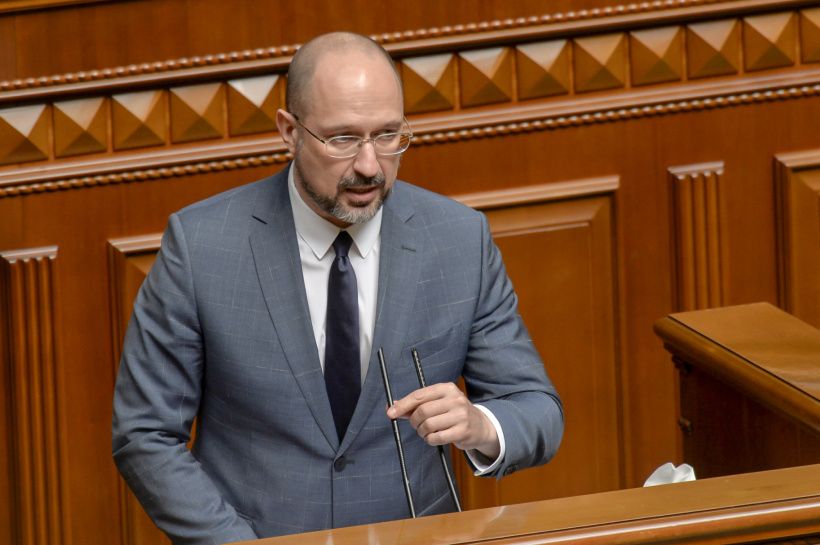 Denys Shmyhal, primeiro-ministro da Ucrânia, discursa no parlamento