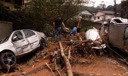 Sobe para 120 o número de mortes no desastre provocado pelas chuvas em Petrópolis (RJ)