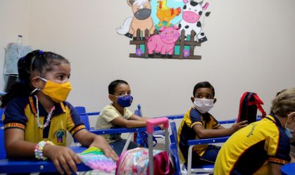 Número de crianças brasileiras que não sabem ler e escrever cresce 66% na pandemia