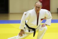 Federação internacional de judô suspende título do faixa preta Vladimir Putin