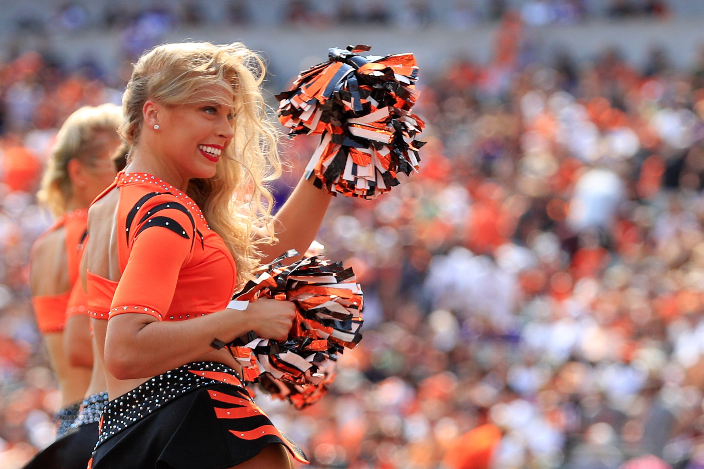 NFL CHEERLEADER LÍDER DE TORCIDA