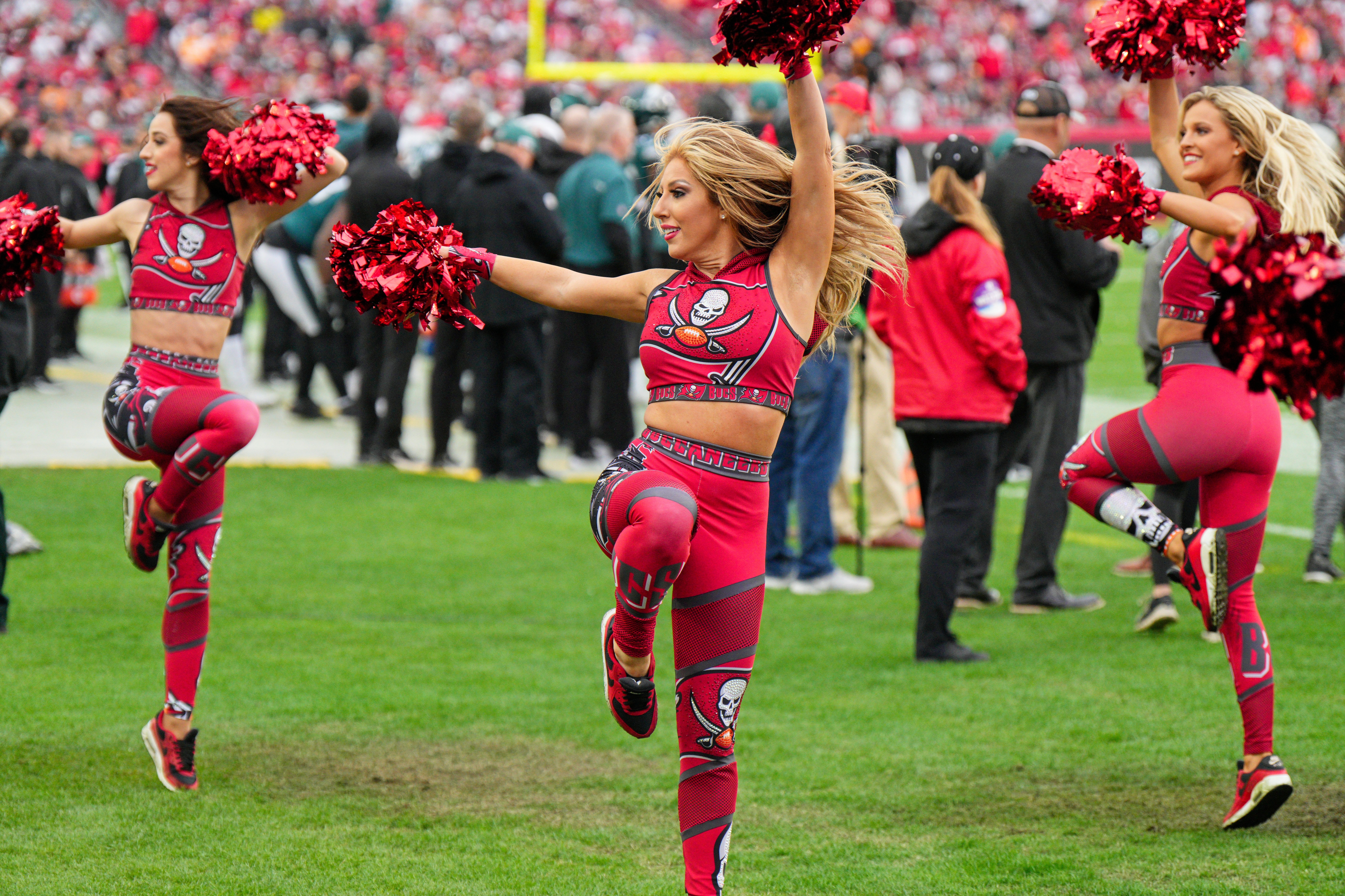 Desde então, a equipe dos Bucs introduziu um uniforme mais esportivo, com tênis. / Foto: Andy Lewis/Icon Sportswire via Getty Images