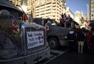Caminhoneiros protestam há duas semanas contra regras da pandemia no Canadá
