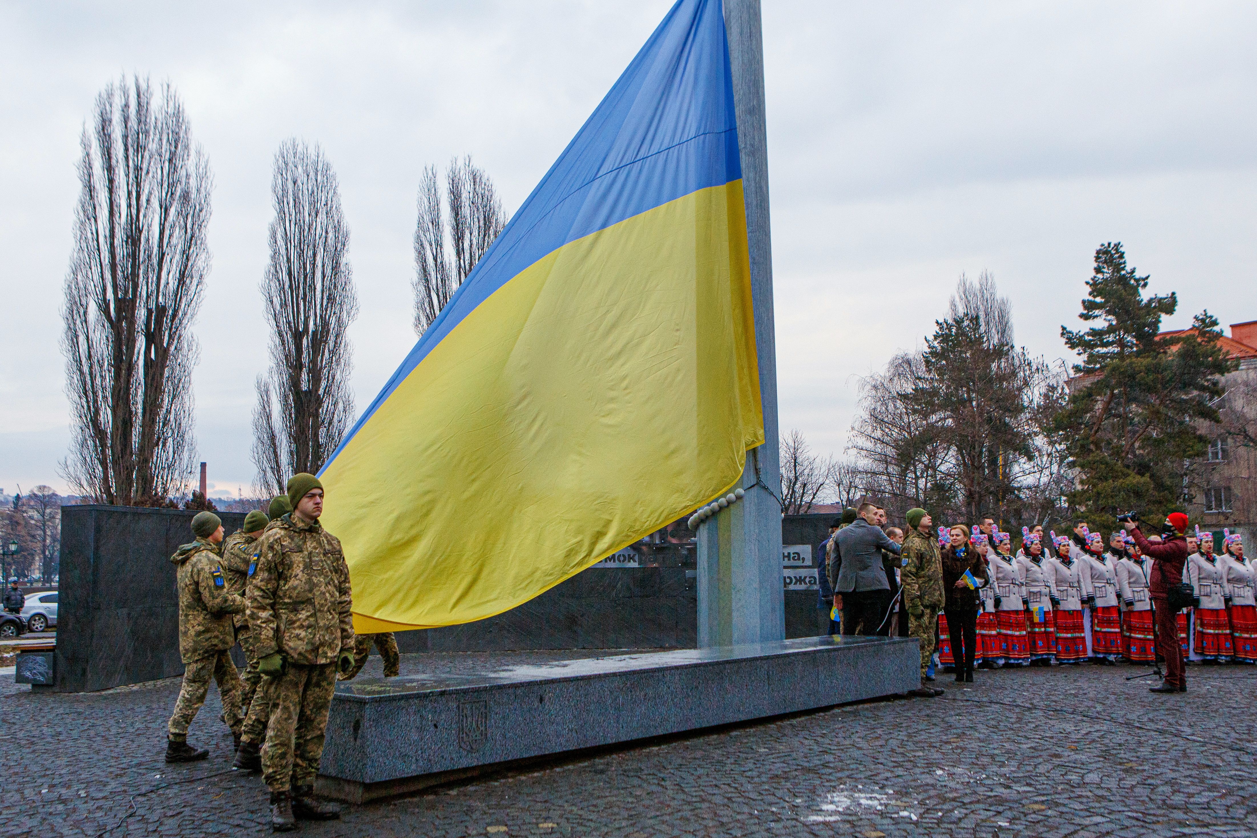 Raising of Ukrainian flag in Uzhhorod